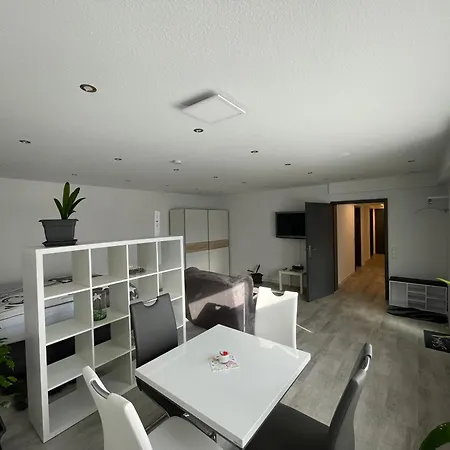 Erlenbach Ortsrand Am Kayberg アパート *